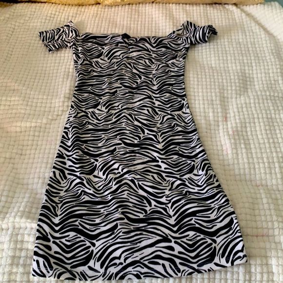 Zebra 🦓 print H&M mini dress size 4 / small - Picture 2 of 3